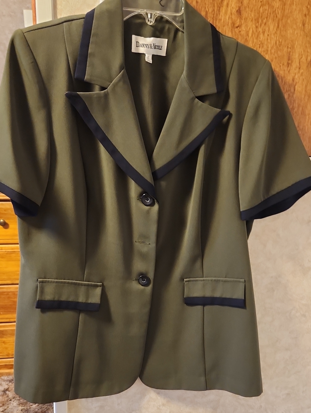 16 Ladies-Danny & Nicole Olive Green Short-Sleeve Blazer with Navy Trim List#114